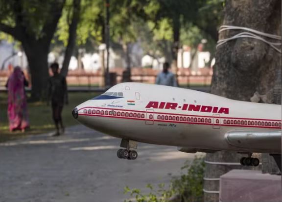 पश्चिम एशिया संकट के बीच Air India ने घटाई 120 अंतरराष्ट्रीय उड़ानें, 7 विदेशी रूट किए निलंबित